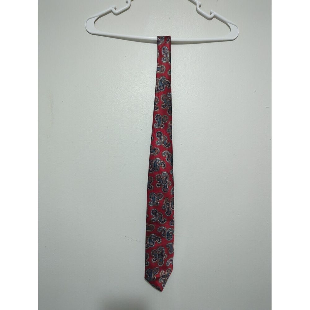 The‎ Men's Store Red Paisley Polyester Necktie Made in USA Vintage Style Tie